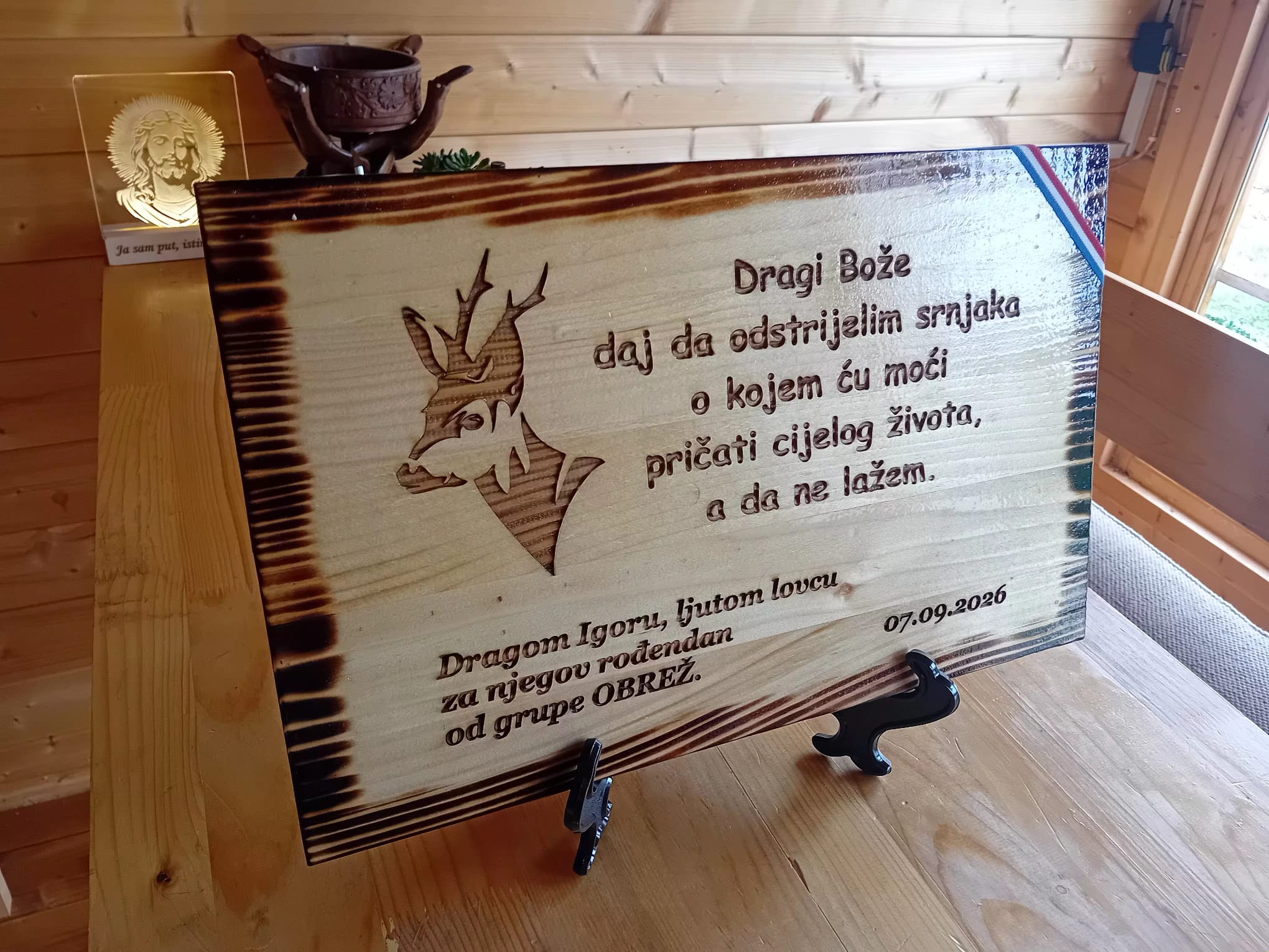 Gravirana plaketa s motivom srndaća za rođendan